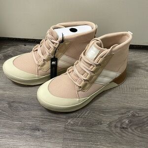 Sorrel out n about mid sneaker